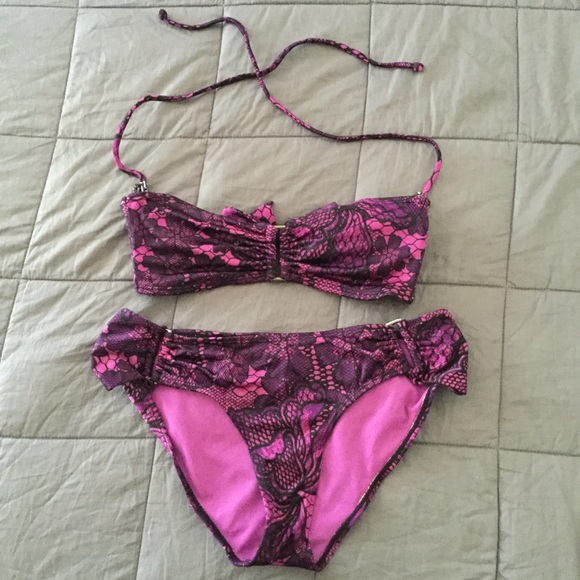 🔥 Price DROP Cute 2-piece halter top - Picture 1 of 2